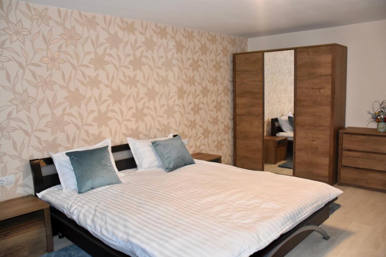 Janine Garden Hotel Braşov Eksteriør billede