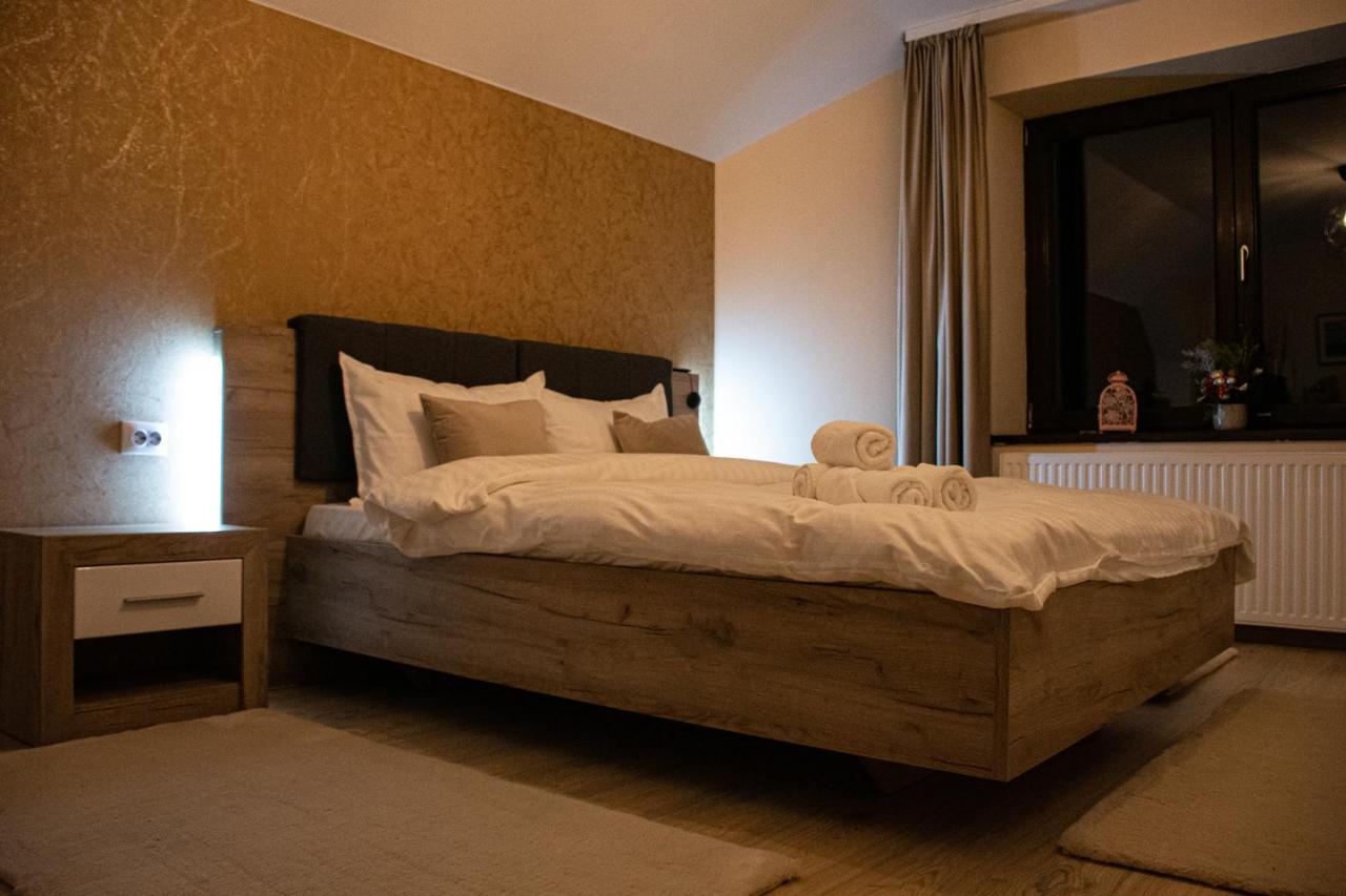 Janine Garden Hotel Braşov Eksteriør billede