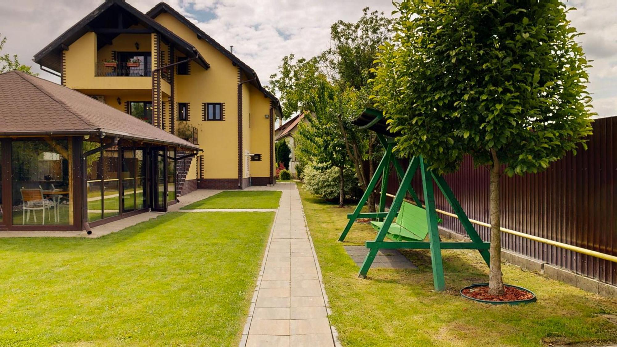 Janine Garden Hotel Braşov Eksteriør billede
